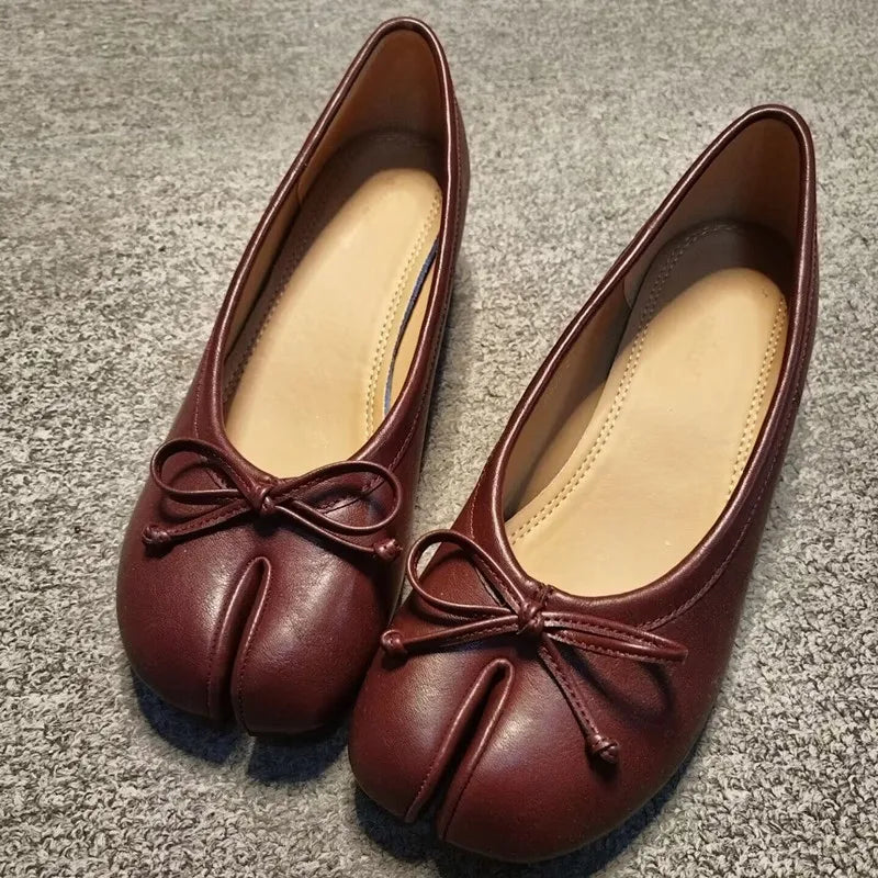 Spring Summer Microfiber Leather Split Toe Women Pumps Fashion Pleated Designer Low Heeled Tabi Soft Soles Loafers Casual Shoes