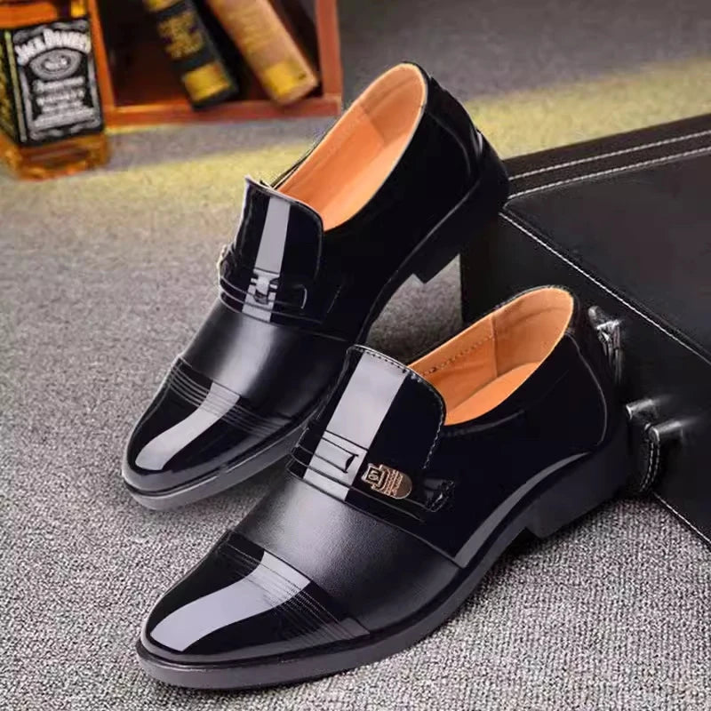 Mens Formal Two Tone Patent Leather Loafers Pointed Toe Slip On Shoes With Metal Buckle Low Heel Comfortable Non Slip Breathable