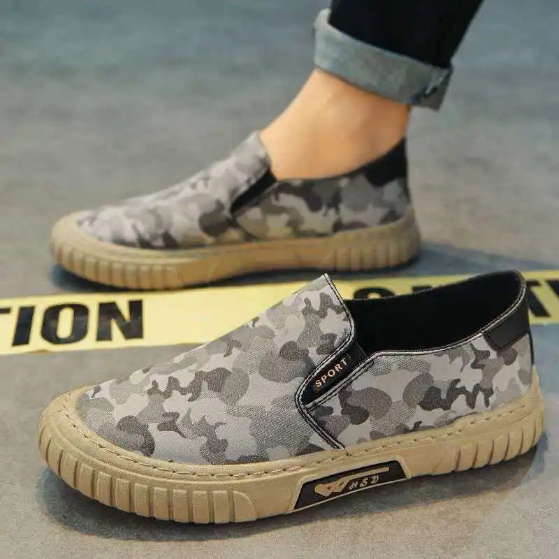 Camouflage Canvas Men's Casual Shoes Breathable Summer Sporty Slip-On Beijing Lazy Shoes Round Toe Flat Heel Lightweight Shoes