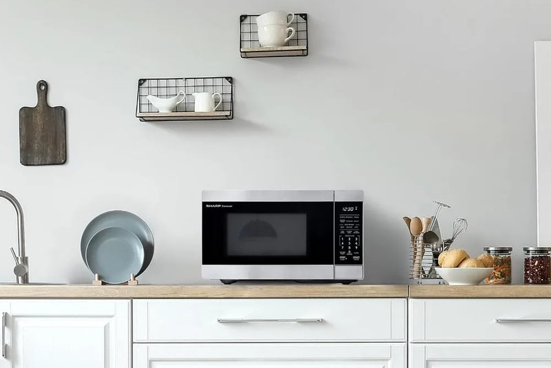 900W 0.9 Cu Ft Countertop Microwave with Turntable, Stainless Steel