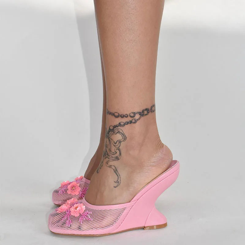 European and American Fashion Hollow Flower Baotou Banquet Half Slippers for Women's Outdoor Versatile Slope Heel Fashion Shoes