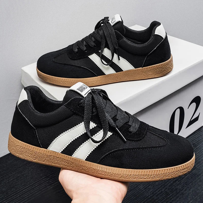 A Pair of Skateboard Shoes, Shoes for men,German Training Shoes, Men's tennis shoes,Men'S Fashionable Sports And Leisure Shoes,