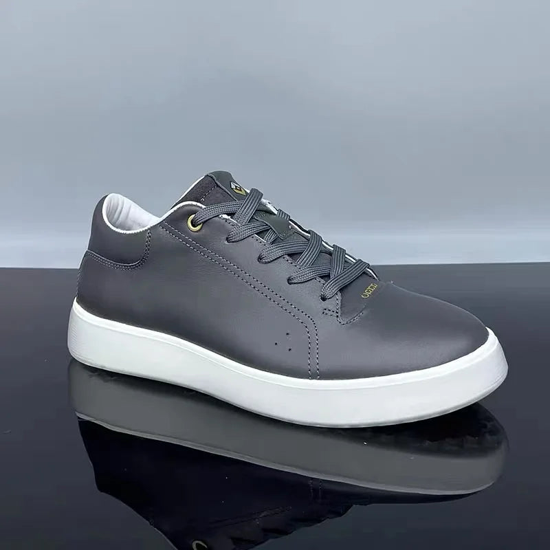 Black Casual Shoes Lightweight Sneakers Breathable Genuine Leather Sports Shoes Zapatillas Hombre Men Skateboarding Shoes Flat