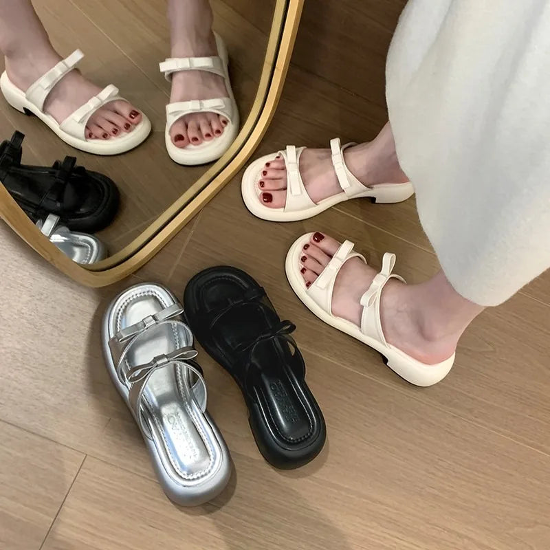 New Summer Women's Slippers 2024 Stylish Peep-toe Low Heel Silver Women's Comfortable Beach Shoes Sapatilas