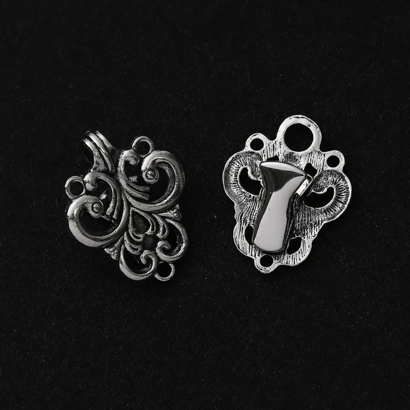 1 Pair Vintage Sweater Swirl Clip Cape Cloak Clips for Dress Retro Cardigan Clip Shawl Clasp Shirt Button Clip for Girl Women