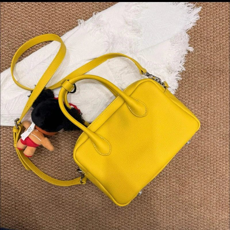 Fashionable and Sophisticated Boston Bag, Large Capacity and Versatile Commuter Handbag, Women's Single-shoulder Crossbody Bag