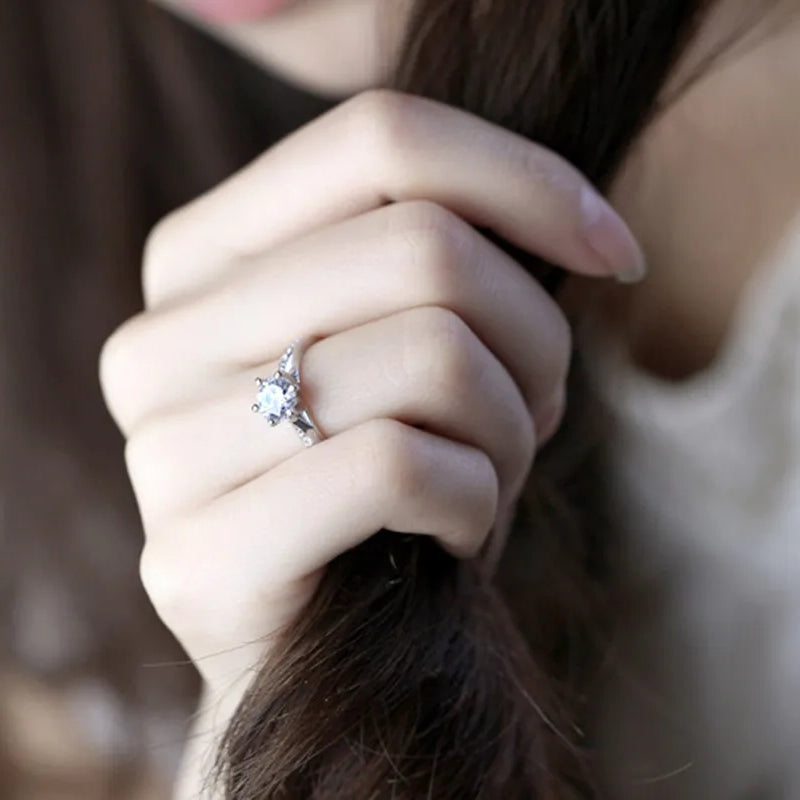 Luxury 925 Sterling Silver Classic Ring for Women Six claw jewelry simple 70ct diamond ring imitation diamond women's ring