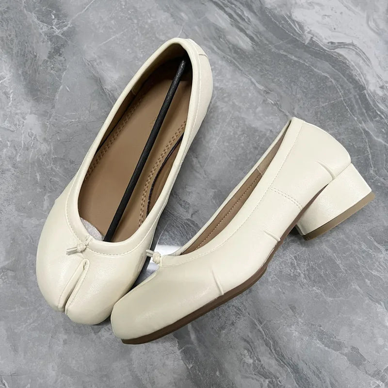 Spring Summer Microfiber Leather Split Toe Women Pumps Fashion Pleated Designer Low Heeled Tabi Soft Soles Loafers Casual Shoes