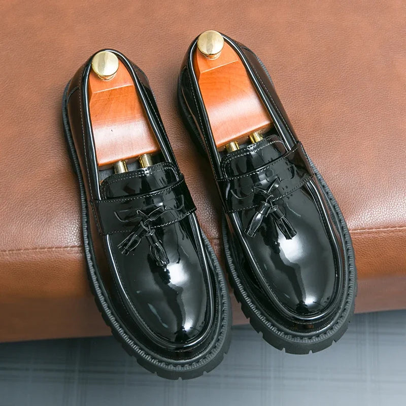 Fashion Tasseled Loafers Men Casual Shoes Black and White Leather Slip-on Shoes Classic British Style Penny Luxury Brand Driving