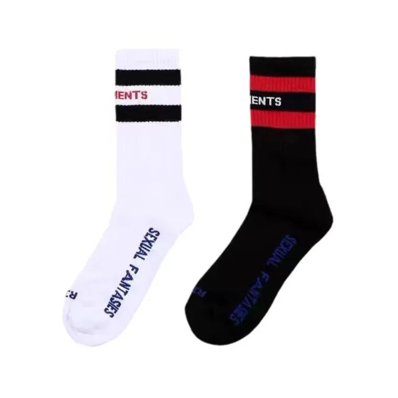 New Fashion Socks Letters Two Bars Knit Men Women Couple Socks Black White Sports Cotton Sock