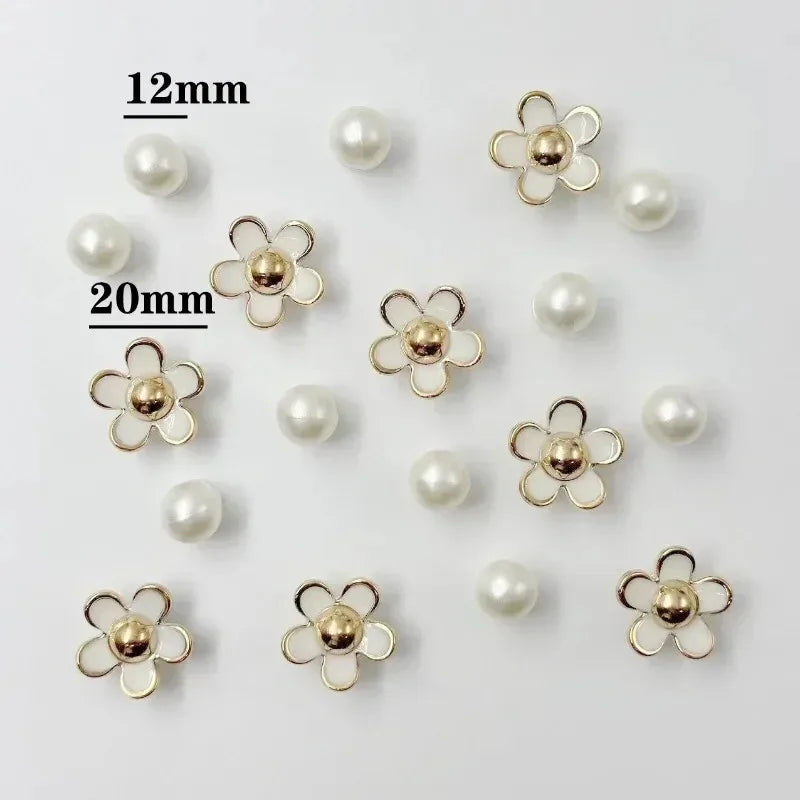 18PCS 3D Cute Daisies Pearl Shoe Charms Set Slide Sandals Clogs DIY Decoration Shoe Buckle Pins Accessory Gift