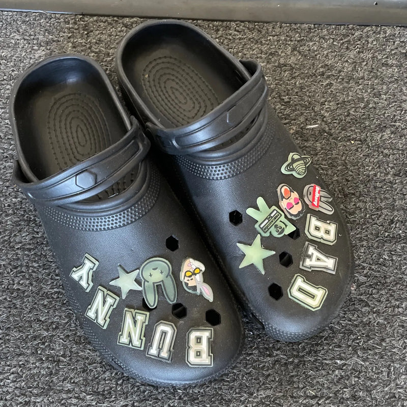 DHL 3000PCS Hot Cartoon PVC Shoe Charms Accessories for Clog Medical Crystal Food Ornaments Zodiac Decorations Kids Gift