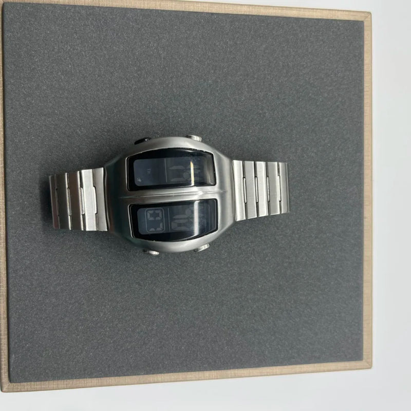 Man Battery Sports Smartwatch Electronics Watches Vintage 70s Retro-futuristic Style Fashion Led digital Watches Filp