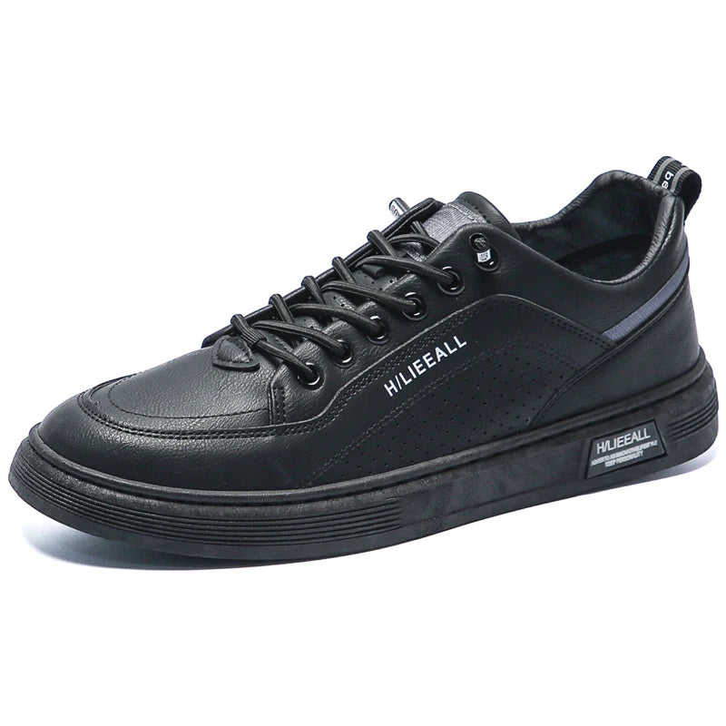 Men's flat casual shoes Four season new breathable lightweight soft-soled outdoor walking shoes student white sports board shoes