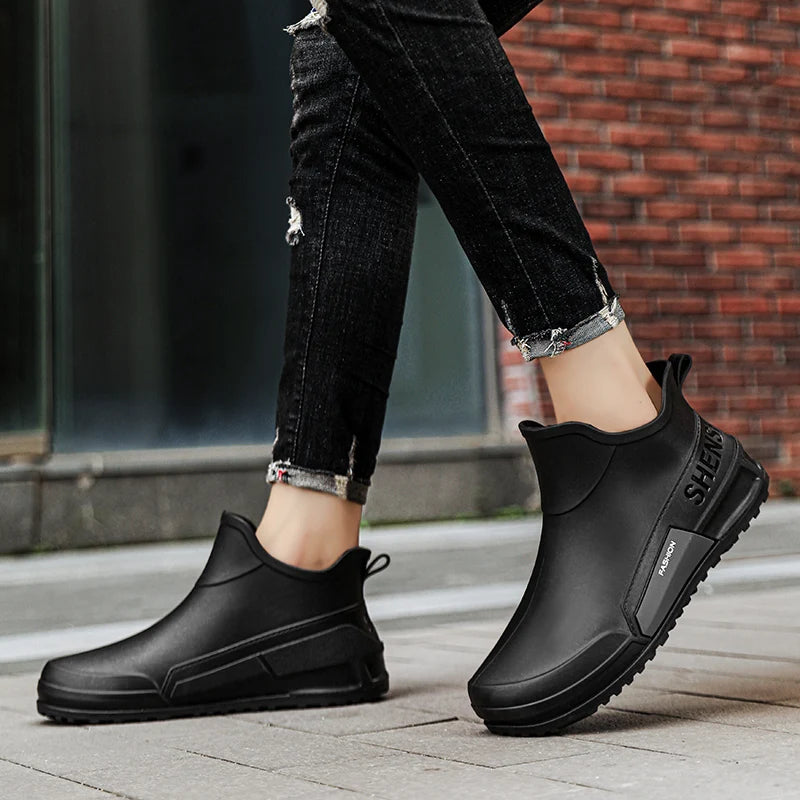 Low-cylinder Rain Shoes for Men and Women Outdoor Fishing Waterproof Shoes, Stylish Style for Outdoor Wear, Men Rain Boots