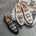 Men's Leather Shoes, British Pointed-Toe Casual Leather Shoes, British Youth Wearing Dress Shoes on One Foot