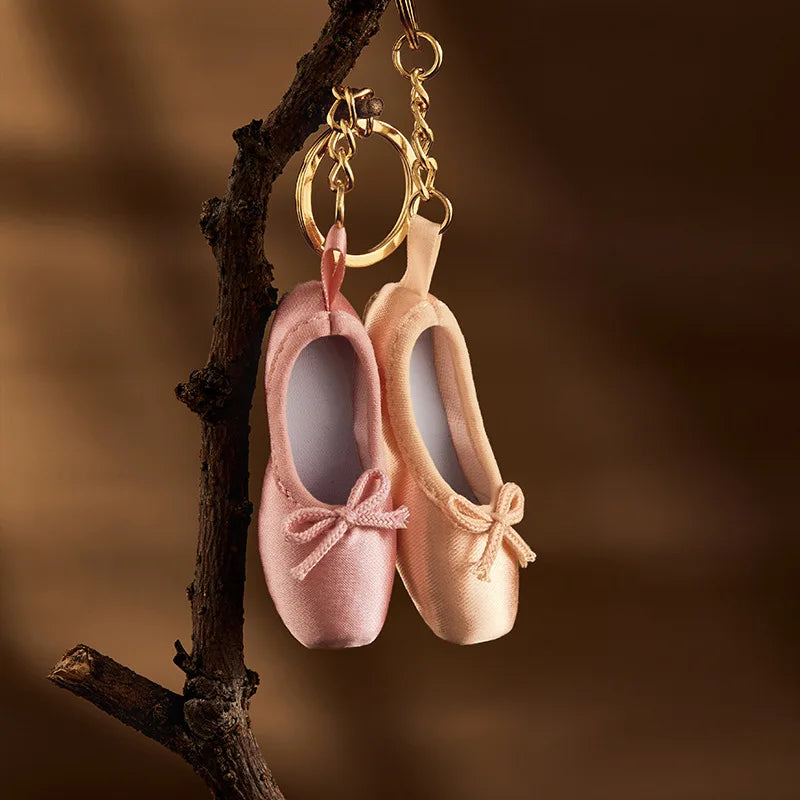 Mini Ballet Pointe Shoe Keychain Satin Ballerina Shoe Key Ring for Dance Lovers Gift Ballerina Pointe Shoe Charm for Backpack