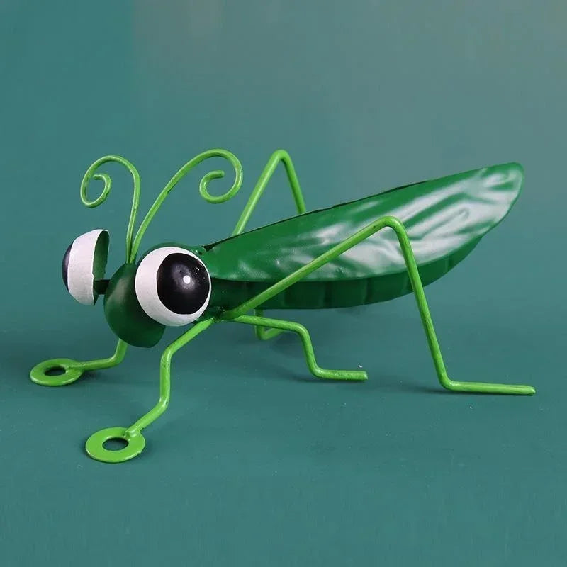 Garden Cute Metal Grasshopper Statue Decoration Outdoor Tree Wall Art Garden Grasshopper Statue Decoration Courtyard Backyard