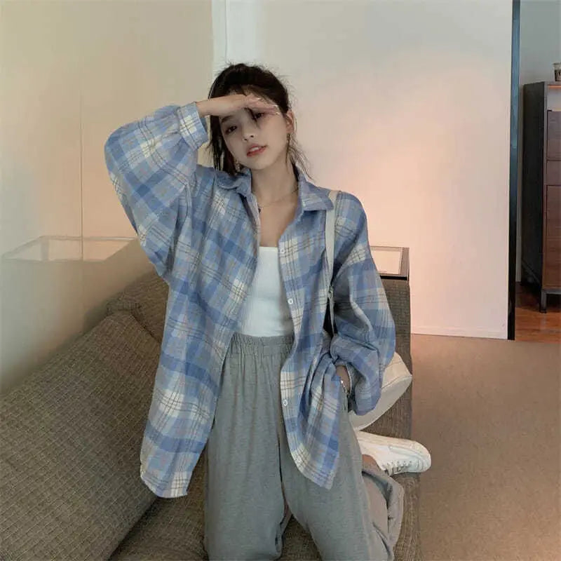 Lazy BF style shirt jacket for spring 2024 new retro plaid loose lantern long sleeved outerwear versatile top women's fashion
