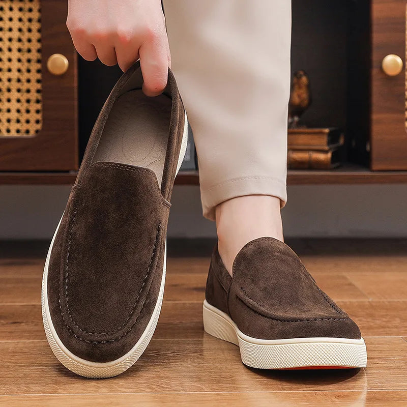 Men's Suede Slip-On Loafers Casual Fashion Bean Shoes Comfortable Breathable Flat Heel round Toe PVC Outsole Leisure Style