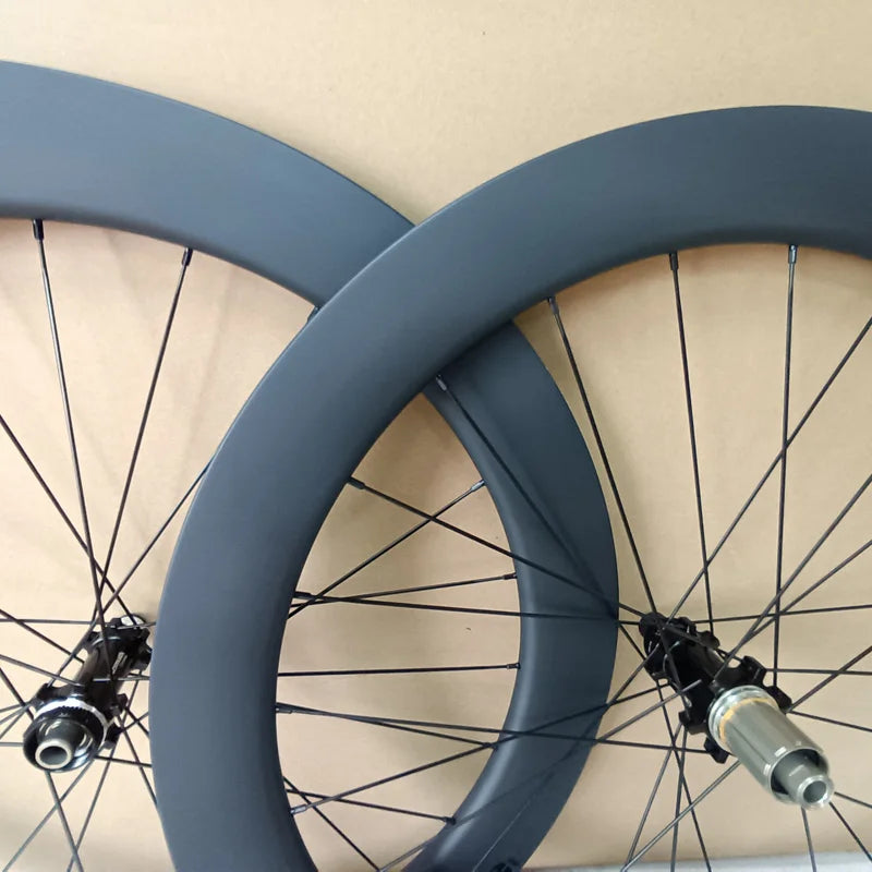 700C Road Bicycle Carbon Wheels 60mm 50mm Disc Brake Bike Wheelset Clincher Tubeless With Good Quality