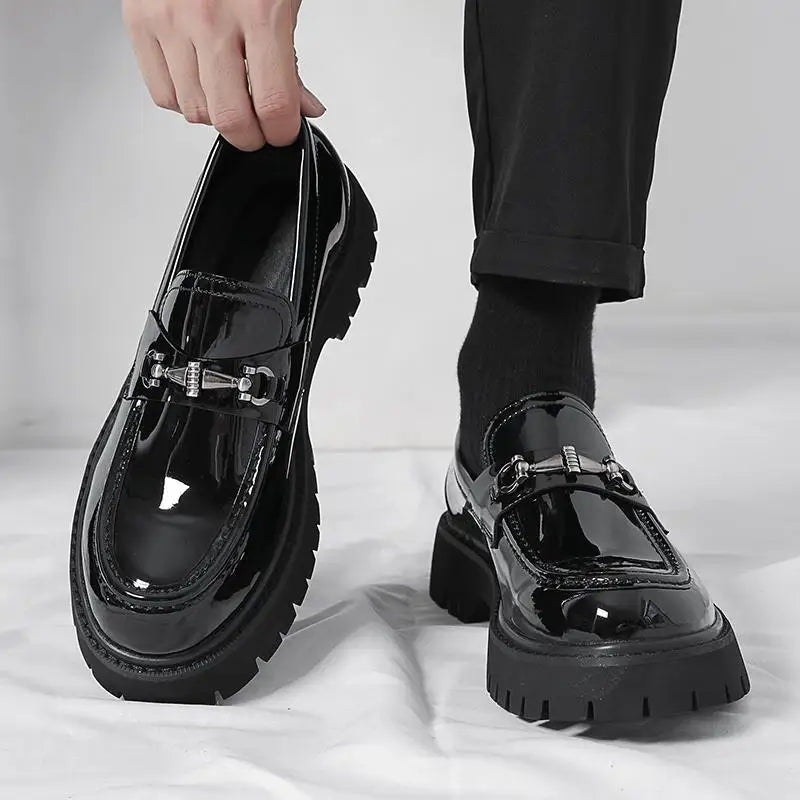 British Style Metal Buckle Loafers Men Thick-soled Wedding Shoes New Formal Business Comfort Shoes Slip-on Leather Casual Shoes