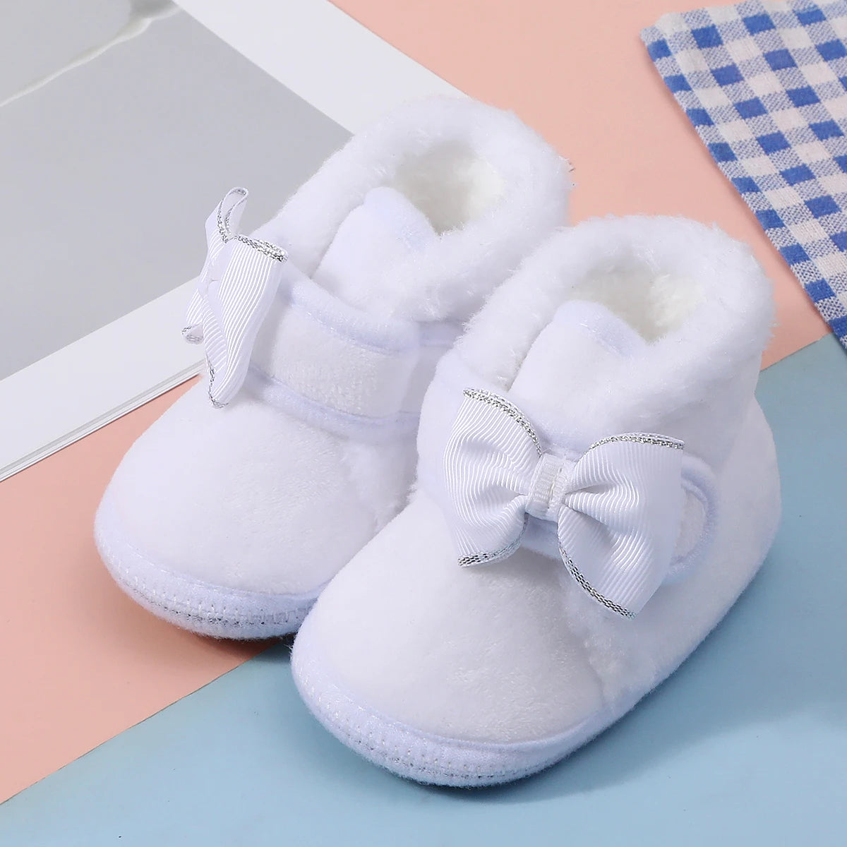Baby Non-Slip Toddler Boots, Cute Bow Design, Soft Flat Shoes for Infants, Suitable for Indoor Holiday Parties and Gatherings.