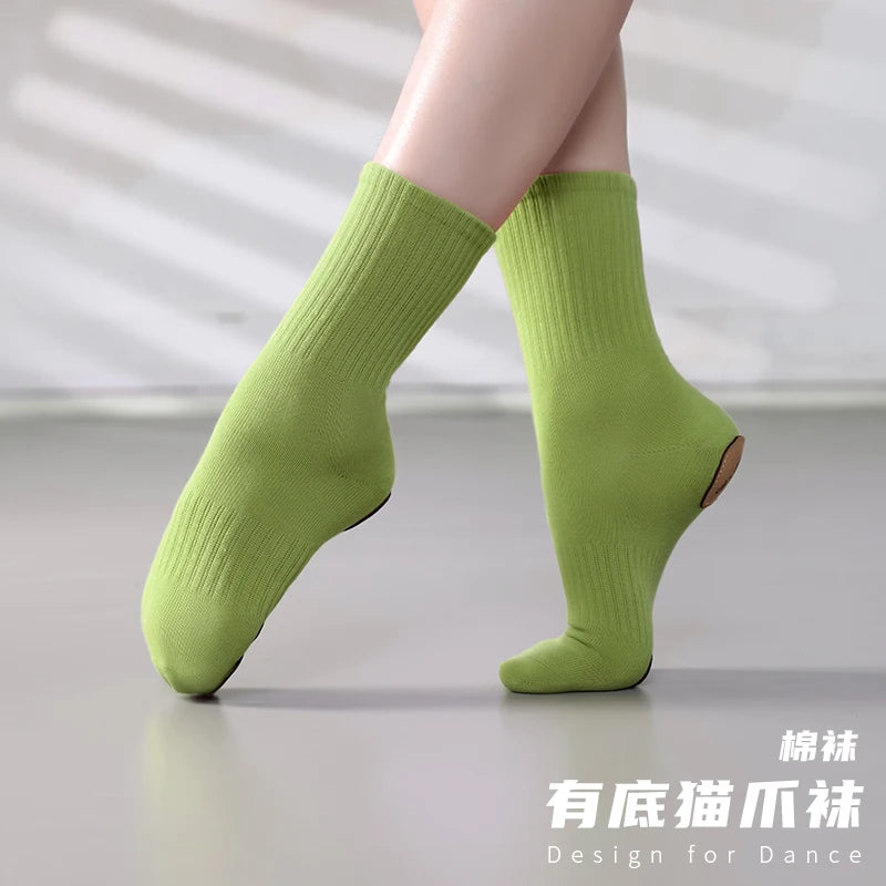 Cat Paw Dance Socks Cotton Non Slip Leather Sole Soft Elastic Ballet Chinese Dance Training Anti Skid Breathable Practice Modern