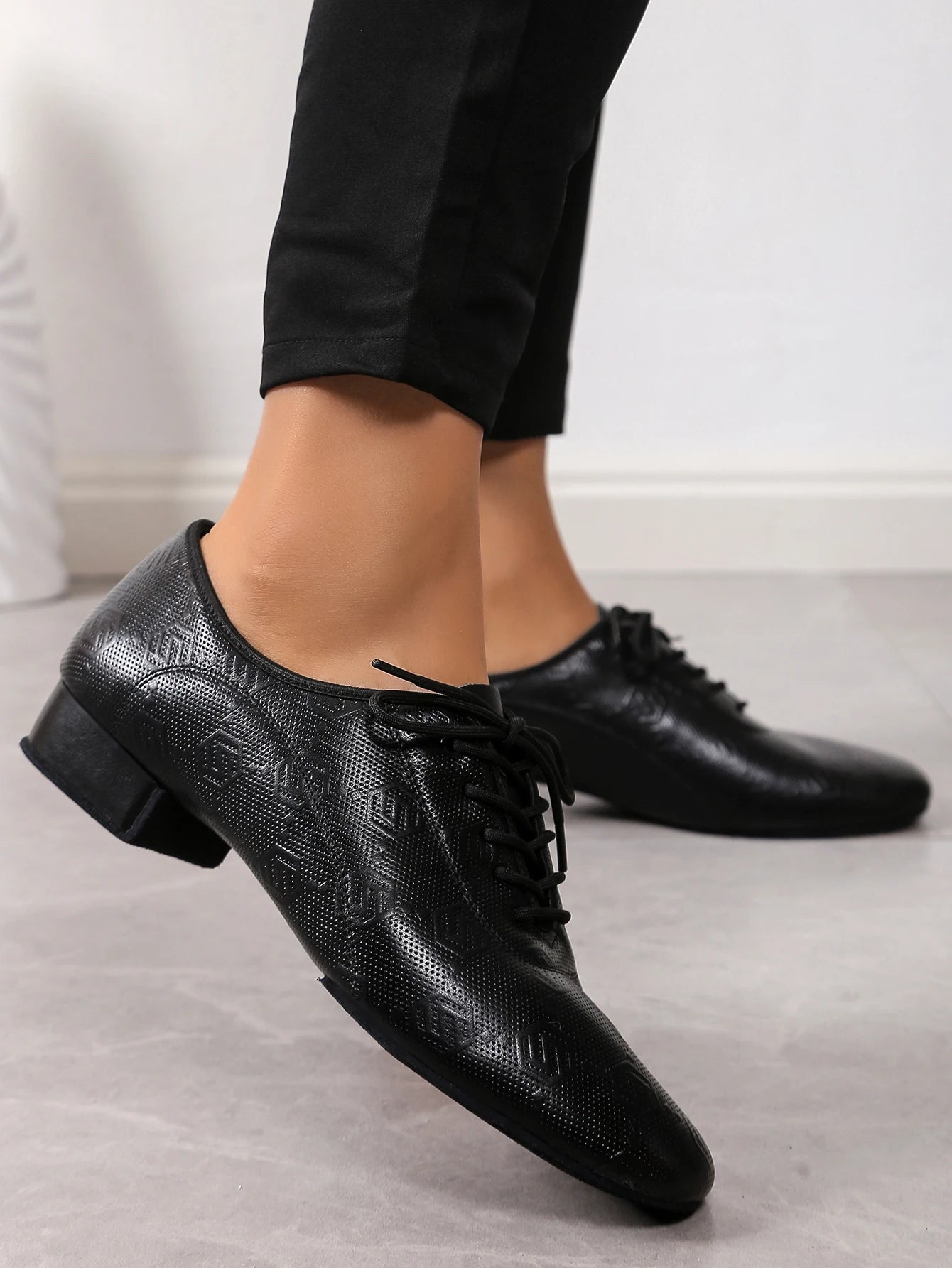 Men Dance Shoes Latin Ballroom dance shoes Modern Indoor Shoes Men Tango Dance Sneaker For Boy heeled