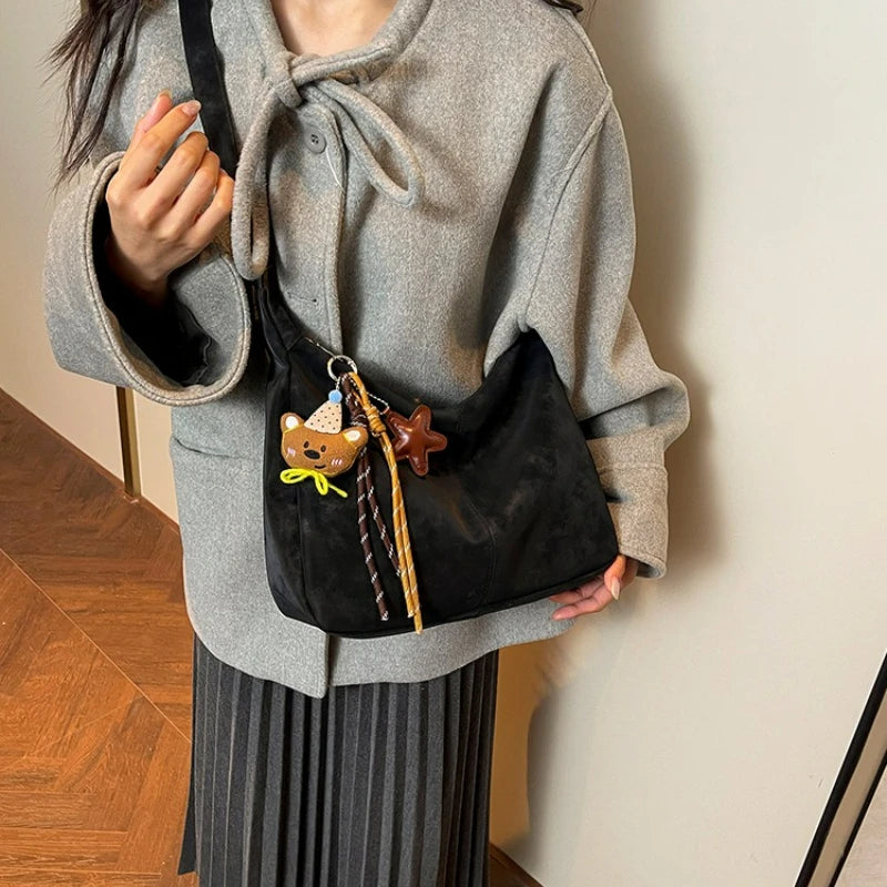 Large Capacity Simple Casual Hobo Bag Comfortable and Versatile Texture Crossbody Shoulder Bag Simple Retro Commuter Storage Bag