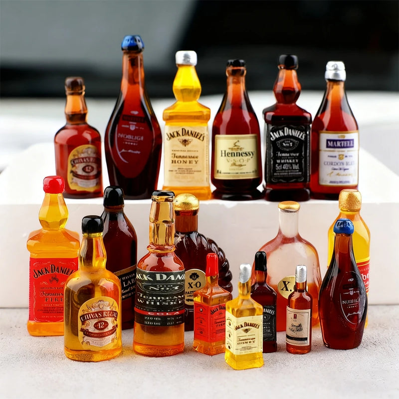 10PCS Miniature Resin Drink Bottles Set, Mixed Random Mini Wine Bottles for Phone Case/DIY Doll House Micro Landscape Decoration