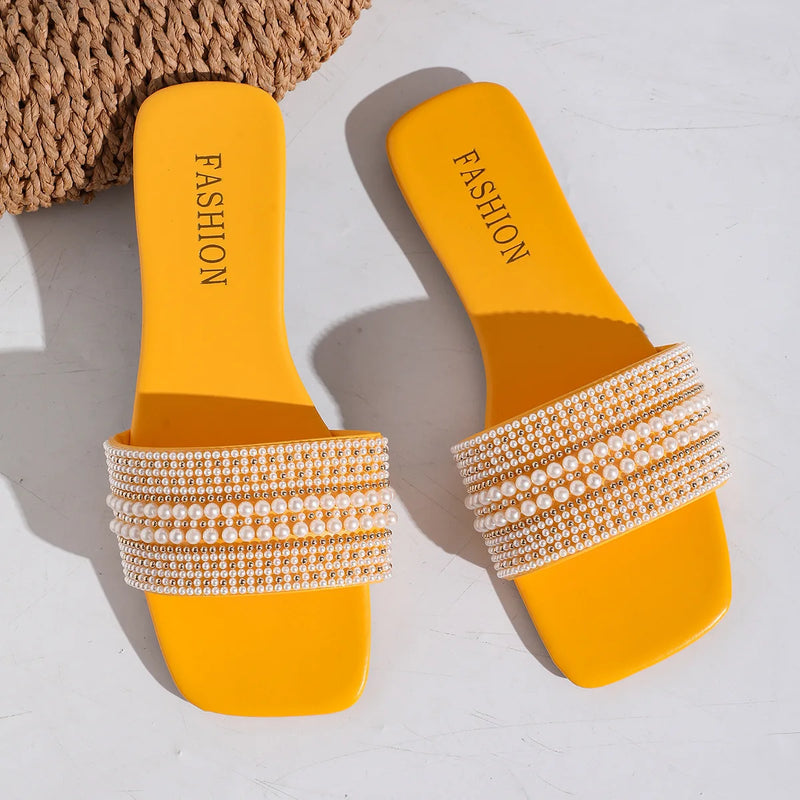 2026 New Women's Flat Bottom Sandals  Summer New Style Beaded Rhinestone Shoes Womens Outdoor Fashion Slippers