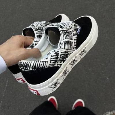 Vintage Skull Print Low‑Top Canvas Shoes, Unisex Black | SAMAG