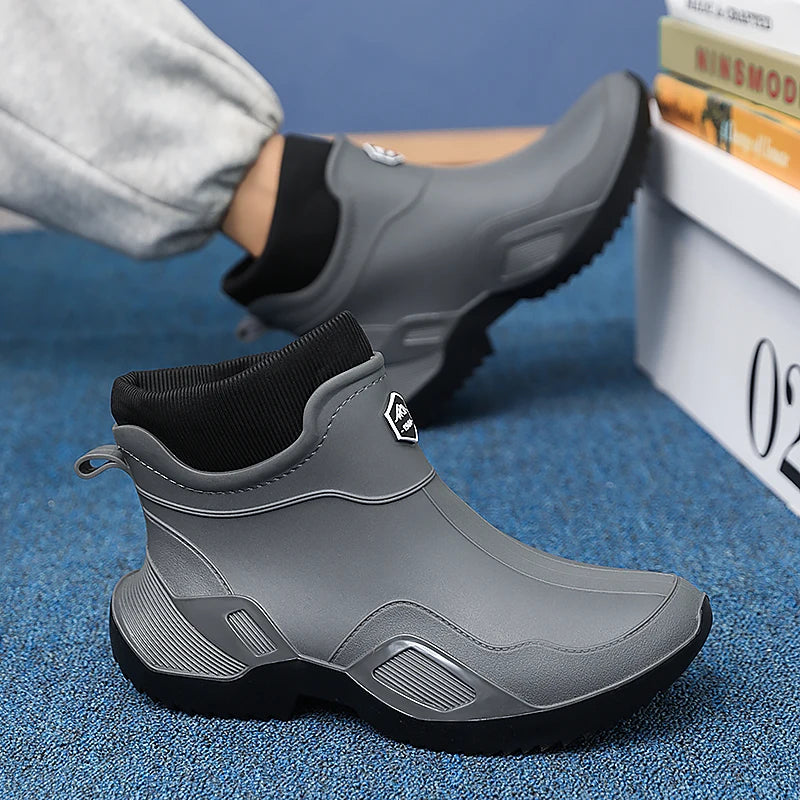 Men's waterproof new outdoor fashion casual rain boots thick anti slip high top wear-resistant comfortable work velvet chef shoe