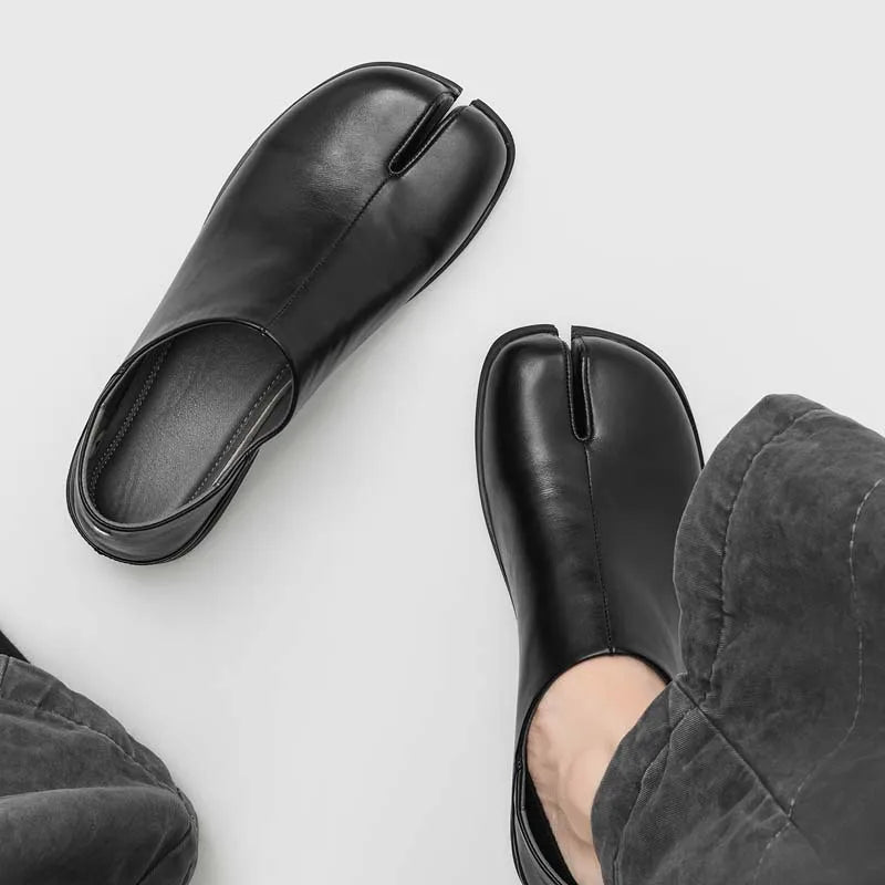 High-end Designer Split Toe Tabi Men's Sneakers and Casual Shoes Fashion Retro Leather Slip-On Loafers Men Shoes Tenis Masculino