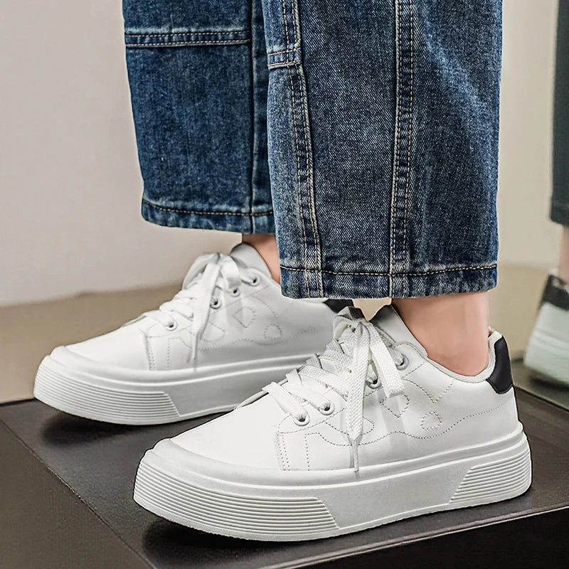 Spring New Men's Shoes, Lightweight Shoes, Trendy and Versatile, Large Size White Shoes, Thick-Soled Casual Sports Sneakers