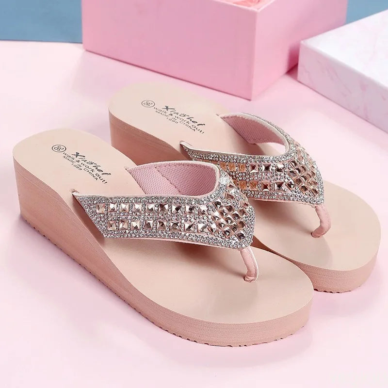 2025 Summer Fashionable versatile Beach Slippers Women'S Elegant minimalist Flip Flops Casual comfortable Wedges women Sandals