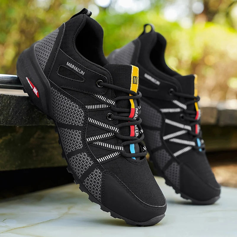Breathable men's shoes, casual sports shoes, outdoor hiking shoes. Street walking shoes