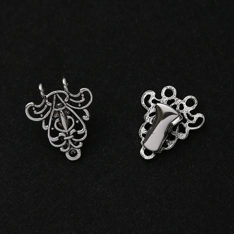 1 Pair Vintage Sweater Swirl Clip Cape Cloak Clips for Dress Retro Cardigan Clip Shawl Clasp Shirt Button Clip for Girl Women