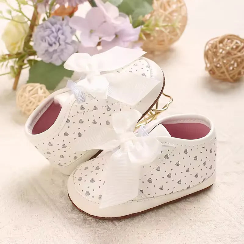 Baby Learning Walk Shoes, Glitter Heart Pom Pom Decor Infant Slip On Shoes, Comfort Daily Pre-Walker Footwear 0-18 Months