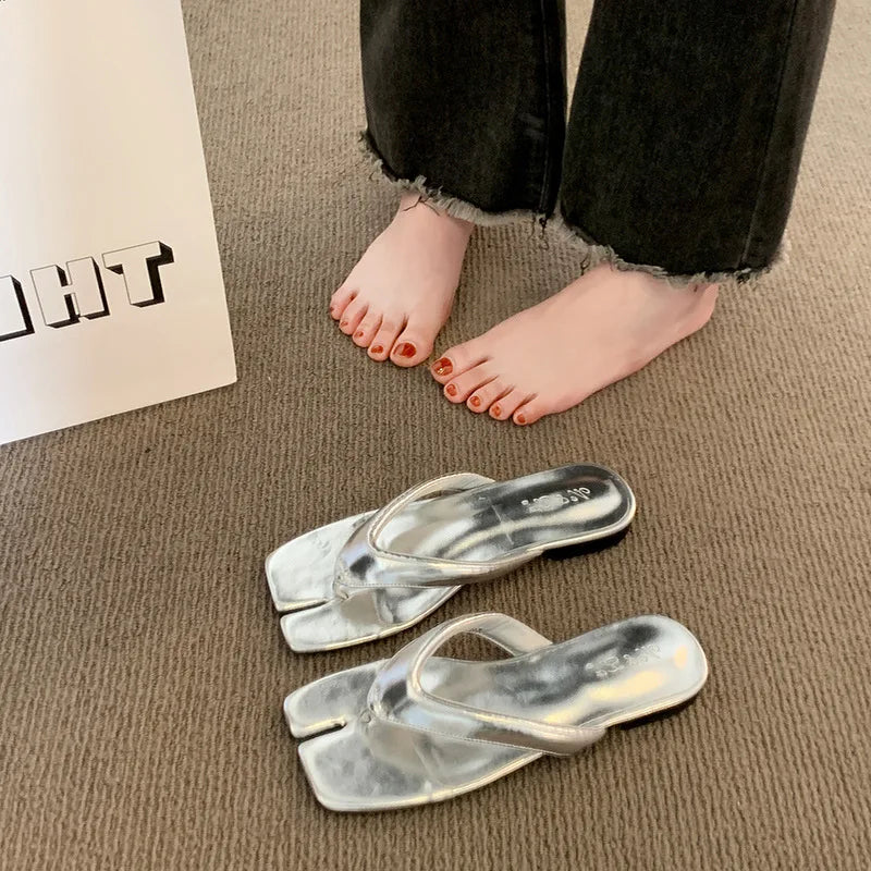 Summer Women's Clip Toe Slippers Fashion Flats Comfortable Comfort Outdoor Beach Vacation Flip Flop Slides Women Slippers 35-42