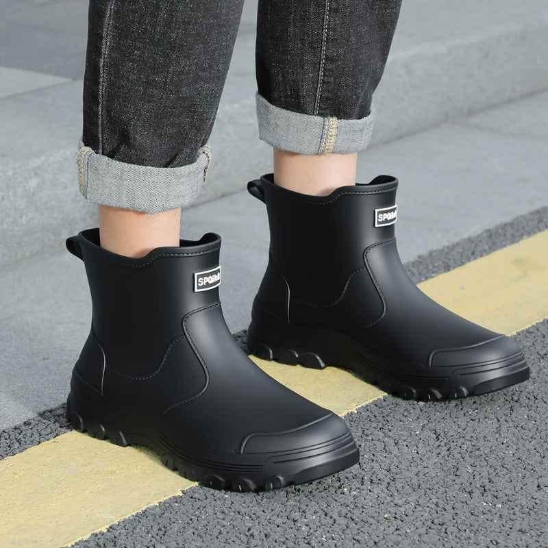 New anti slip and waterproof rain shoes for men, fashionable short tube autumn and winter cotton rain boots, work boots, rubber