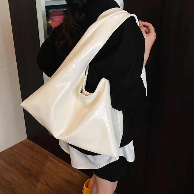 LEFTSIDE High-capacity Shoulder Bags for Women 2025 PU Leather Females Underarm Bag Lady Simple Hobo Bag Handbags and Purses