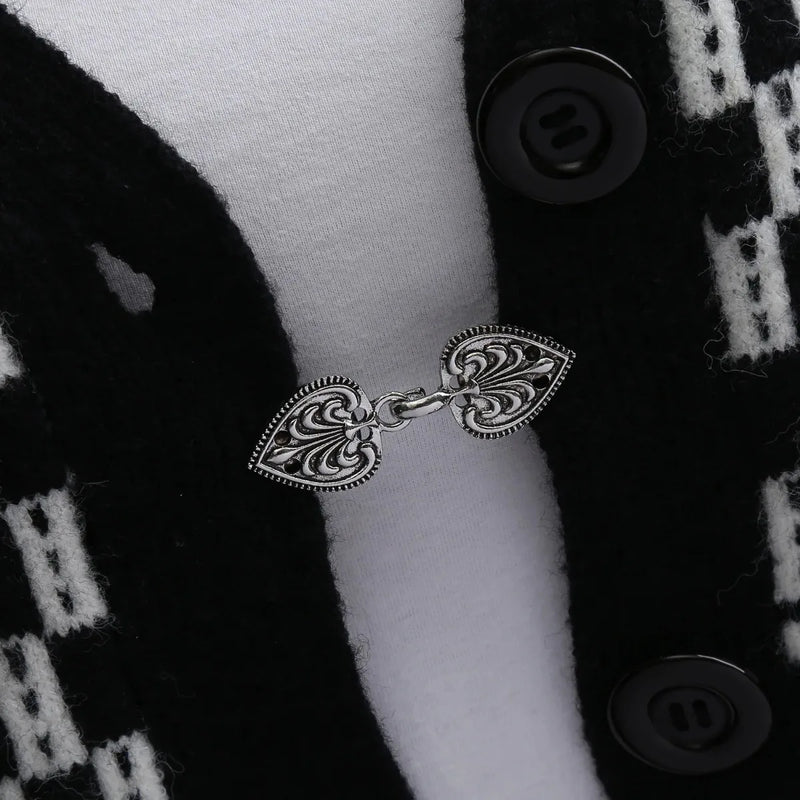 1 Pair Vintage Sweater Swirl Clip Cape Cloak Clips for Dress Retro Cardigan Clip Shawl Clasp Shirt Button Clip for Girl Women